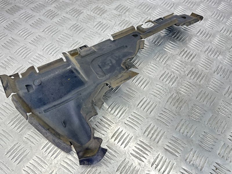 Повітропровід радіатора 4M0121283BS Audi Q7