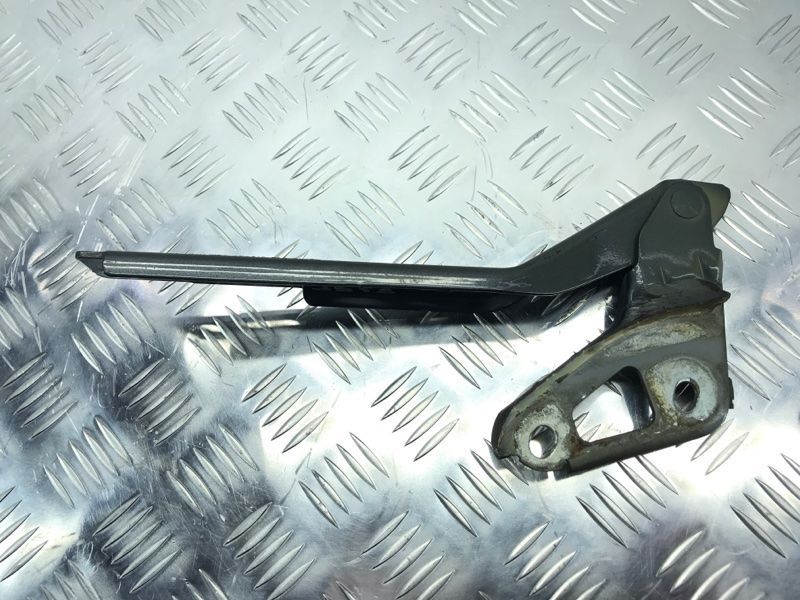 Петля капота 4L0823301 Audi Q7