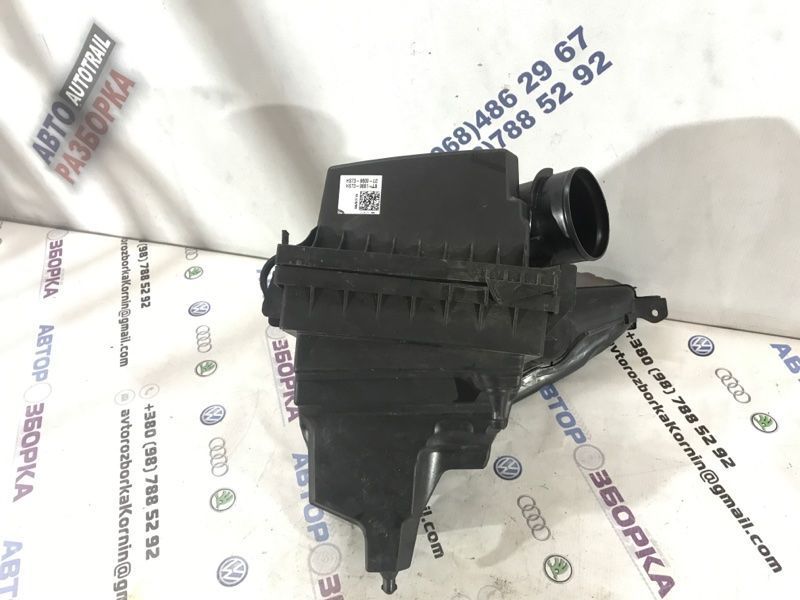 Корпус повітряного фільтра HS739600LC Ford Fusion