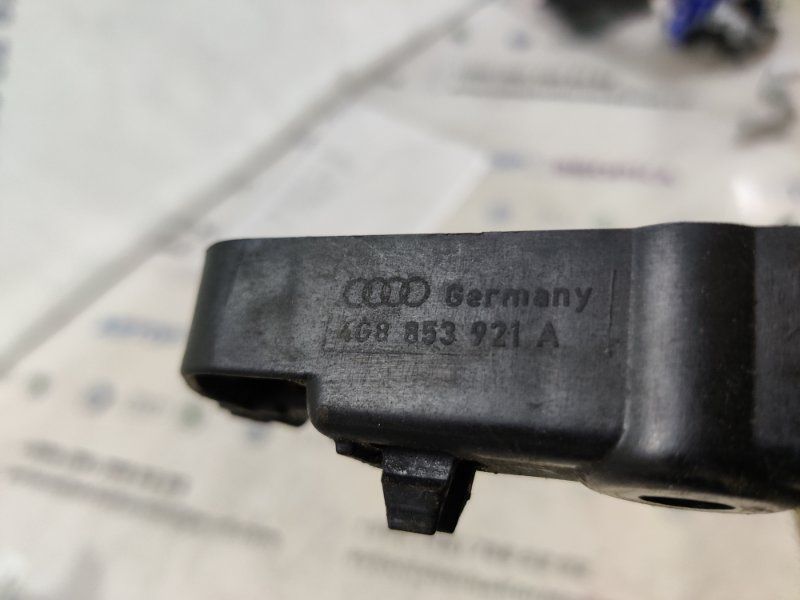 Направляющая / Крепление / Кронштейн бампера 4G8853921A Audi A7