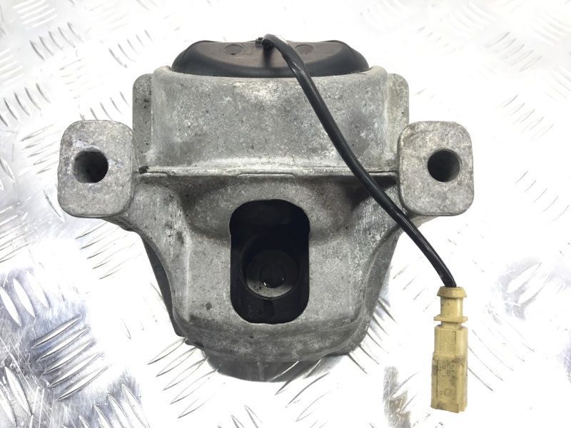 Опора / подушка двигуна 8R0199381 Audi A6