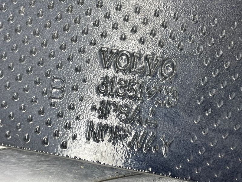 Підсилювач бампера передній 31351923 Volvo XC90 Volvo XC90
