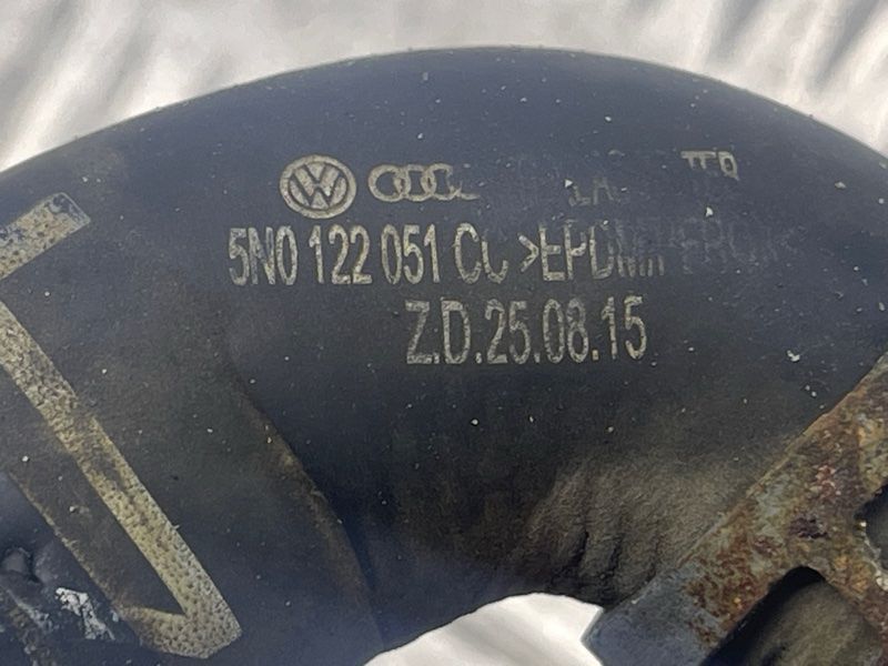 Шланг системи охолодження 5N0122051CC Audi Q3