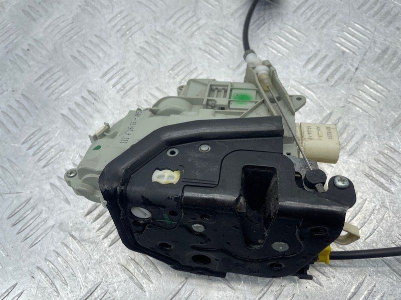 Замок дверей 4G0839015D Audi Q7