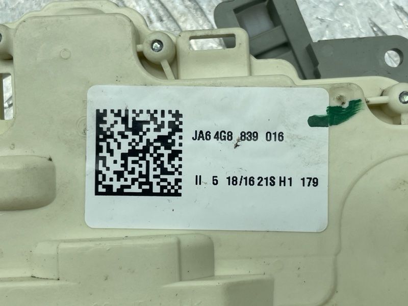 Замок двери 4G8839016 Audi A7