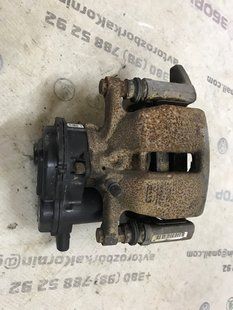Супорт гальмівний 8K0615404E Audi A4