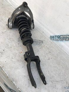 Стійка амортизатора 7L8412021BQ Audi Q7