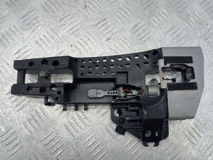 Кронштейн ручки 4M1837885A Audi Q7