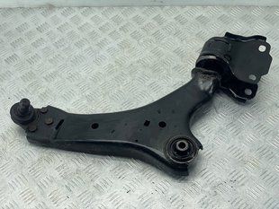 Рычаг передней подвески нижний 8G9N3A052A Volvo XC60