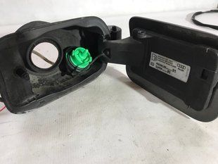 Корпус лючка кришки паливного бака в зборі 4G0809906C Audi A6