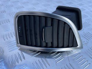 Дефлектор повітропроводу 4L0820901T3Q7 Audi Q7