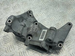 Кронштейн генератора 31430704 Volvo XC90
