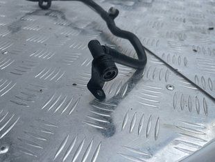 Трубка вакуумна 059131056AA Audi A6