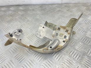 Кронштейн глушителя 31439528 Volvo XC90