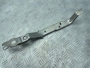 Розпірка крила ліва 4G8807591C Audi A6 Audi A7, Audi RS7, Audi S7