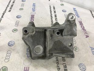 Кронштейн двигуна 6G926P096DD Volvo XC60