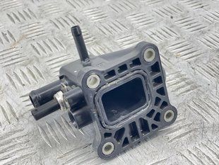 Промежуточный фланец системы охлаждения K2GE8K556BB Ford Escape