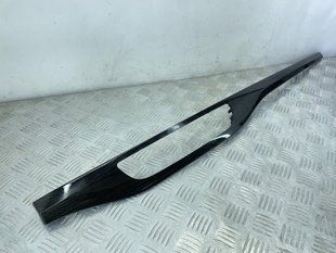 Декоративна накладка на торпедо 4M1853190CRQ8 Audi Q7