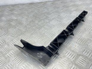 Направляющая заднего бампера 4H0807454D Audi A8