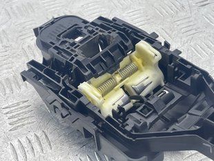 Кронштейн зовнішньої ручки дверей пасажира 31378254 Volvo XC90 Volvo S90, Volvo V90, Volvo V90 Cross Country, Volvo XC60, Volvo XC90