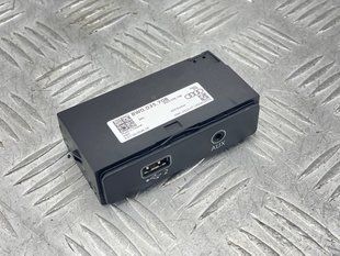 Блок USB і AUX 8W0035708 Audi A4
