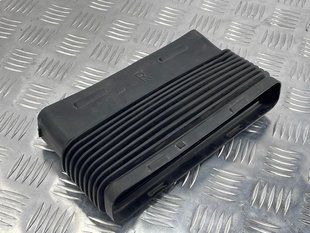Повітрозабірник 4M0129510D Audi Q7