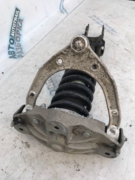 Стійка амортизатора 7L8412021BQ Audi Q7