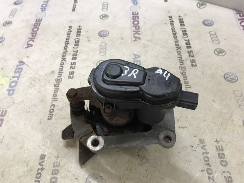 Суппорт тормозной 8K0615404E Audi A4