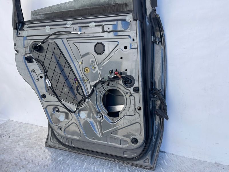 Двері 4L0833051 Audi Q7