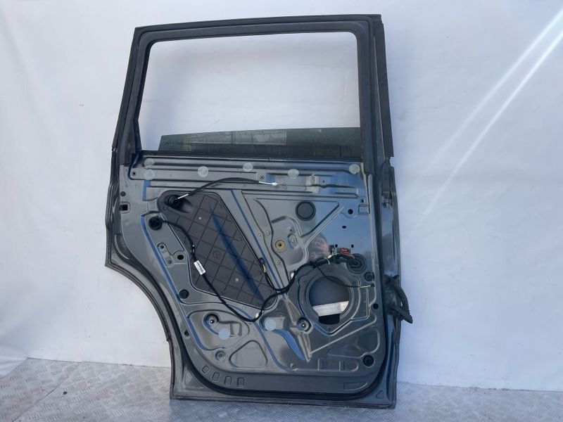 Двері 4L0833051 Audi Q7