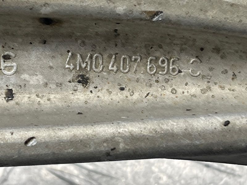 Важіль підвіски Audi Q7