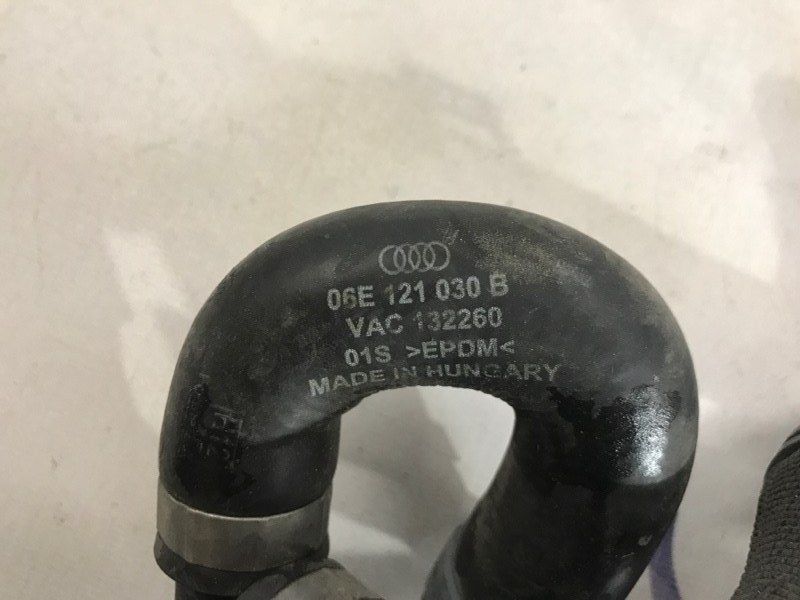 Шланг системи охолодження 06E121030B Audi A6