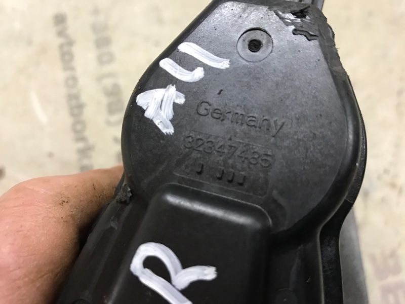 Суппорт тормозной 8K0615404E Audi A4