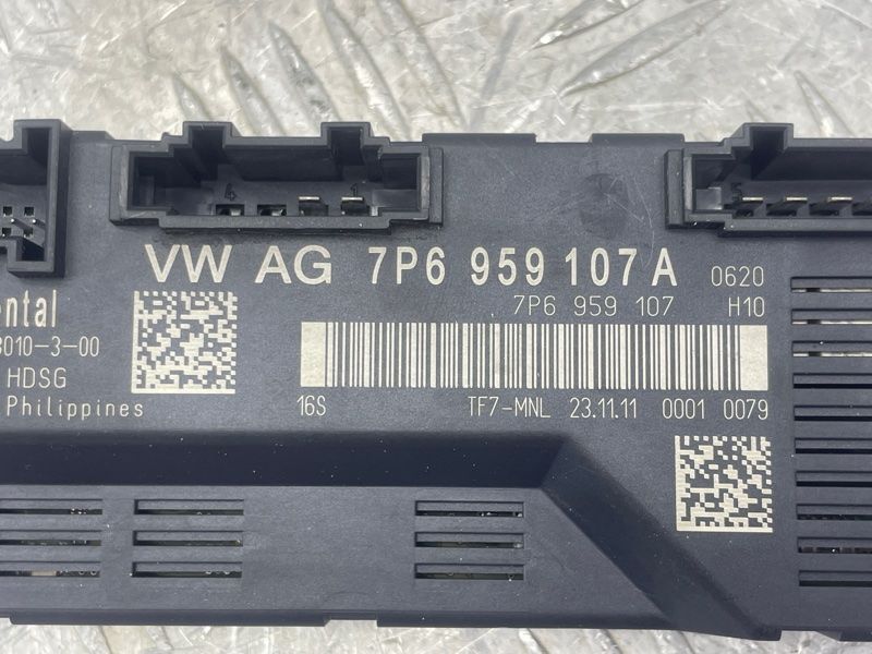 Блок керування кришкою багажника 7P6959107A Volkswagen Touareg