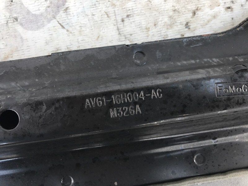 Распорка AV6116H004AC Ford Escape