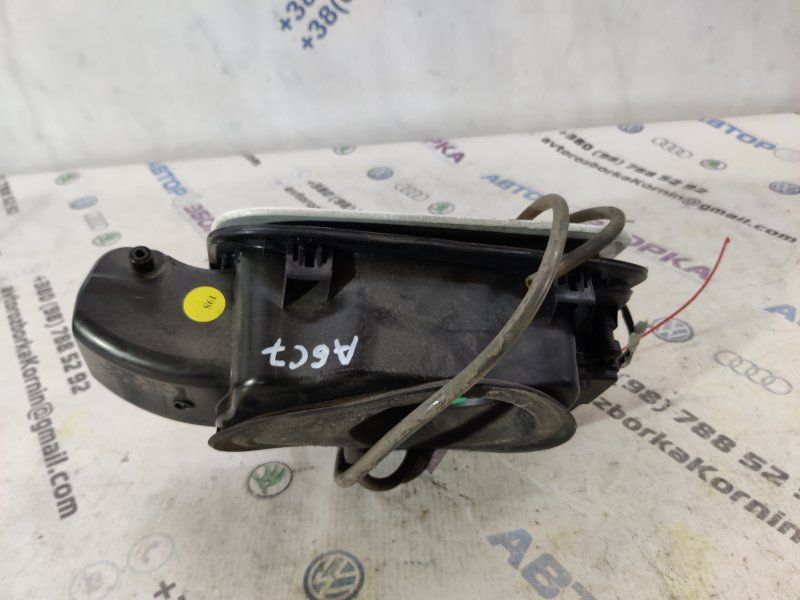 Корпус лючка кришки паливного бака в зборі 4G0809906C Audi A6