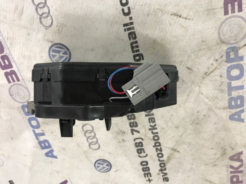 Блок керування кришкою багажника 31335116 Volvo XC60