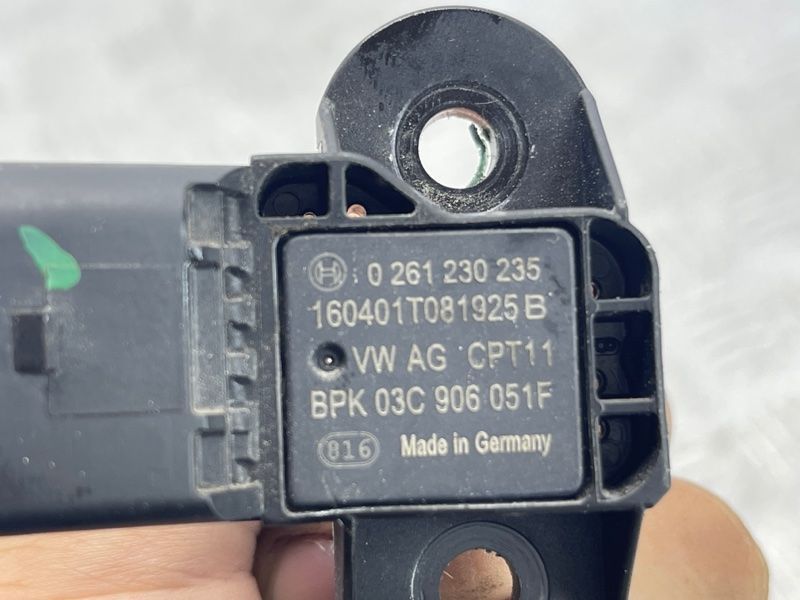 Датчик абсолютного тиску (MAP) 03C906051F Audi A6 Audi A4, Audi A5, Audi A6, Audi A7, Audi A8, Audi Q5, Audi Q7, Audi RS5, Audi S4, Audi S5, Audi SQ5, Volkswagen Beetle, Volkswagen Golf, Volkswagen Jetta, Volkswagen Passat, Volkswagen Rabbit, Volkswagen Touareg