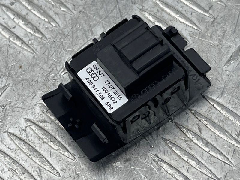 Кнопка аварійки 4G09415095PR Audi A6
