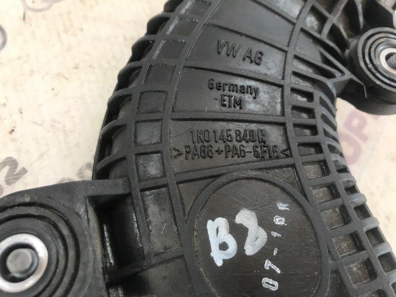 Патрубок інтеркулера 1K0145840R Volkswagen Passat