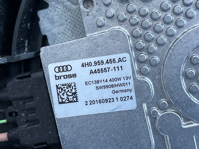 Телевизор комплектный Audi S8
