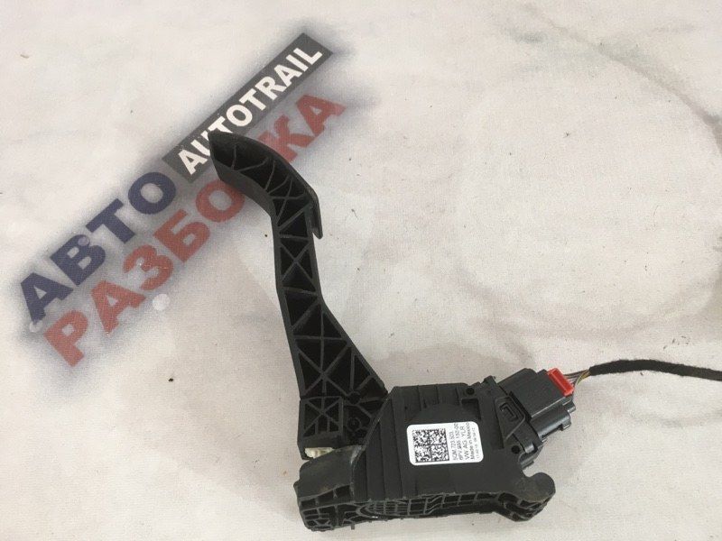 Педаль акселератора з електронним модулем 5QM723503 Volkswagen Jetta Volkswagen Golf, Volkswagen Golf Alltrack, Volkswagen Golf R, Volkswagen Golf SportWagen, Volkswagen GTI, Volkswagen Jetta