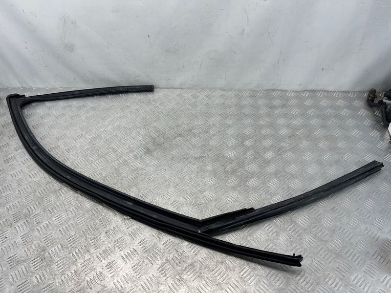 Накладка дверей 80A837432A Audi Q5