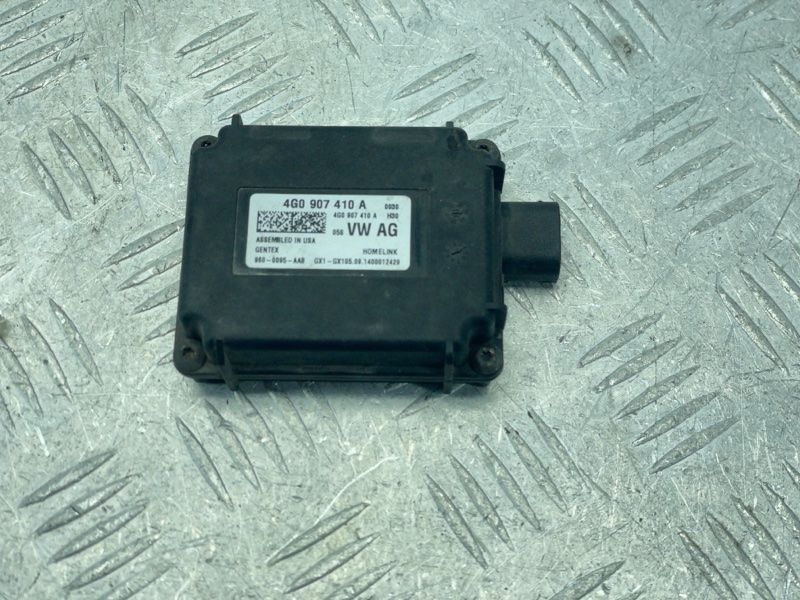 Блок керування системи відкривання воріт гаража 4G0907410A Audi A8