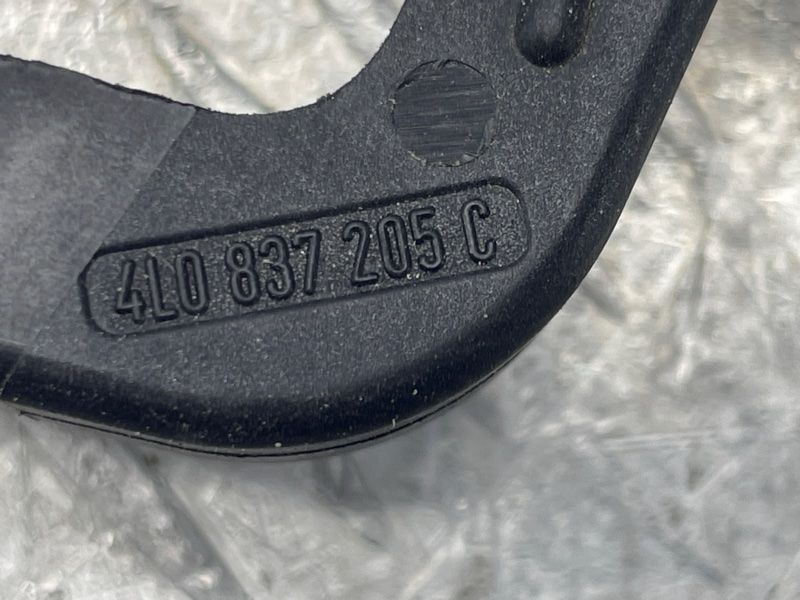 Ручка дверей зовнішня 4L0837205C Audi Q7