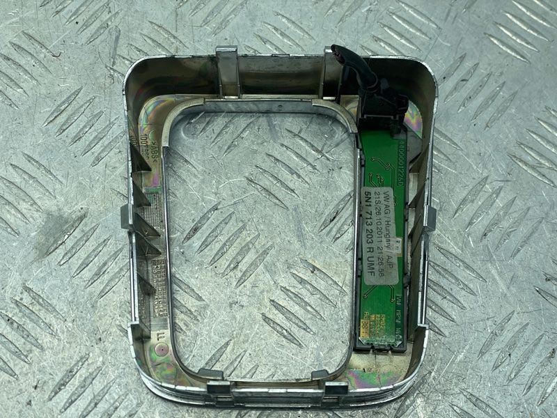 Рамка Volkswagen Tiguan