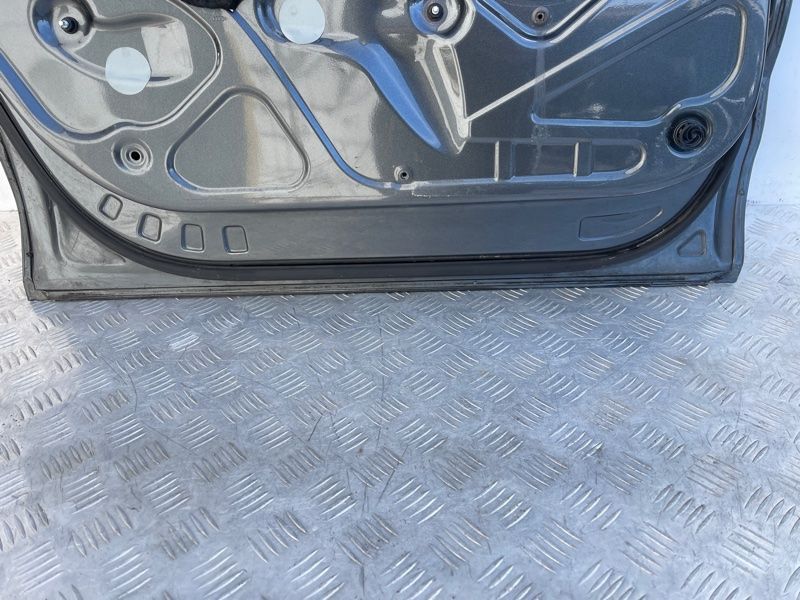 Двері 4L0833051 Audi Q7