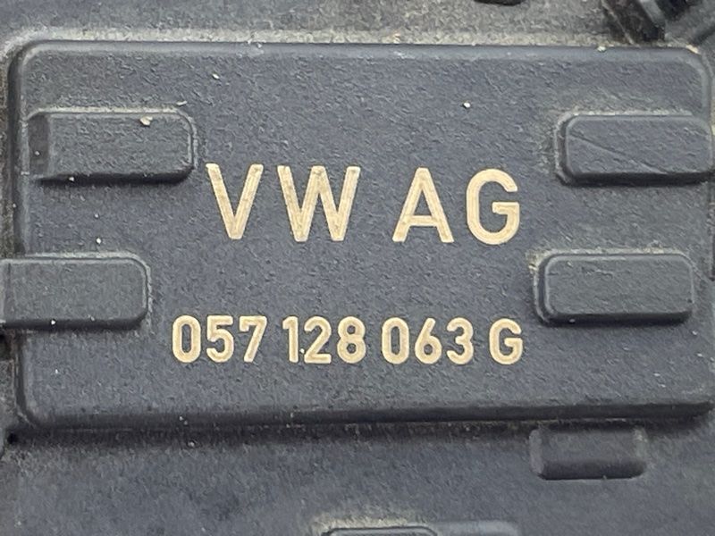 Дроссельная заслонка 057128063G Audi A7