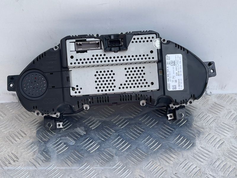 Комбинация приборов / Спидометр 4G8920934R Audi A6