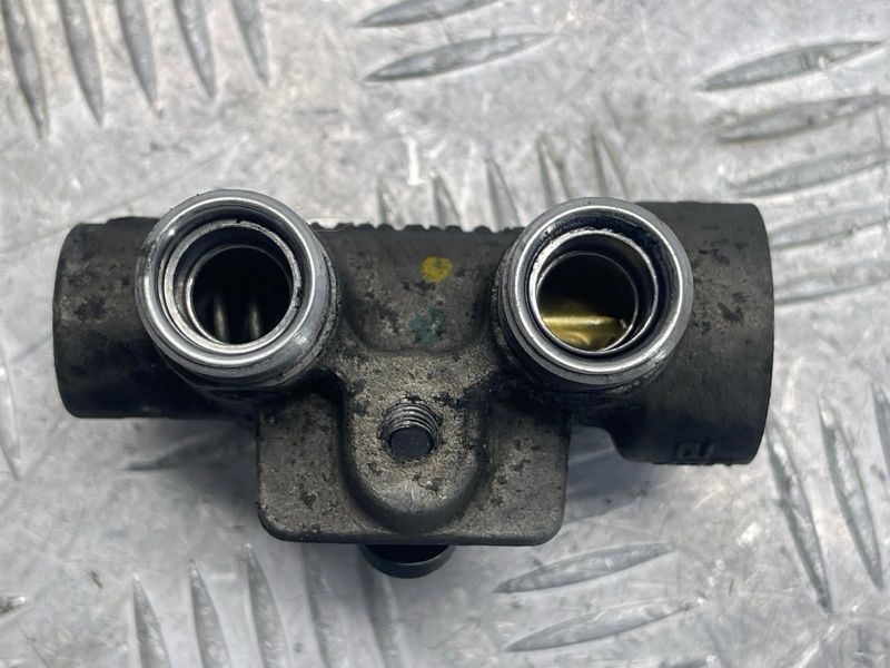 Регулятор температури масла 7L0317027A Audi Q7